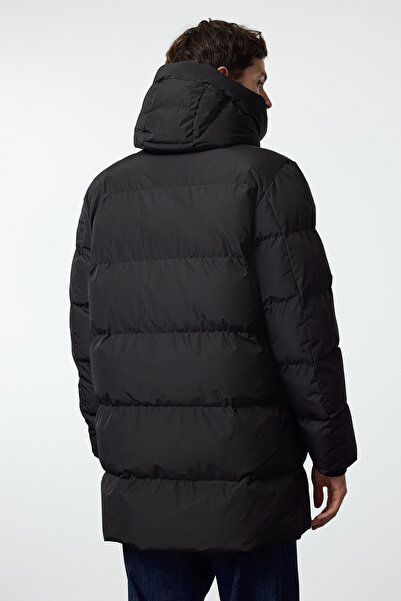 Trendyol Collection Zimní bunda Black Puffer se zipem s kapucí – Regular Fit TMNAW25MO00021