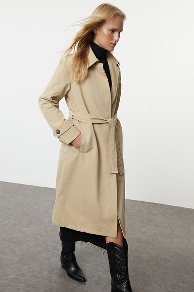 Trendyol Collection Oversize béžový dlouhý trenčkot - podrobný límec, Twoaw25Tr00021