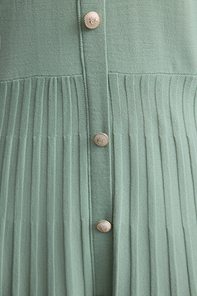 Trendyol Modest Barevně blokované mátové plisované úpletové šaty - TCTAW25EB00092