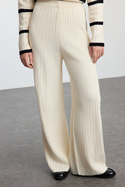 Trendyol Modest Corded Cream striped Knitwear Set - Lower & Upper TCTAW25US00094