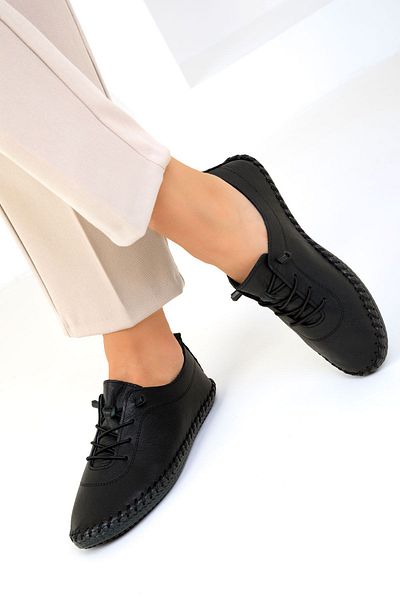 SOHO Schwarze Freizeitschuhe für Damen aus echtem Leder - 19519