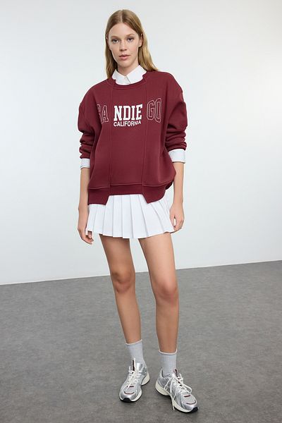 Trendyol Collection Hanorac tricotat cu slogan burgundy cu detaliu de fustă supradimensionată - TWOAW25SW00100