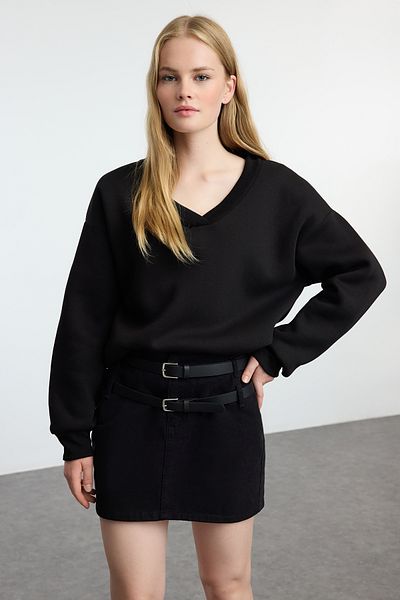 Trendyol Collection Czarna dzianinowa bluza z grubym polarem wewnątrz - szeroki krój TWOAW25sw00171