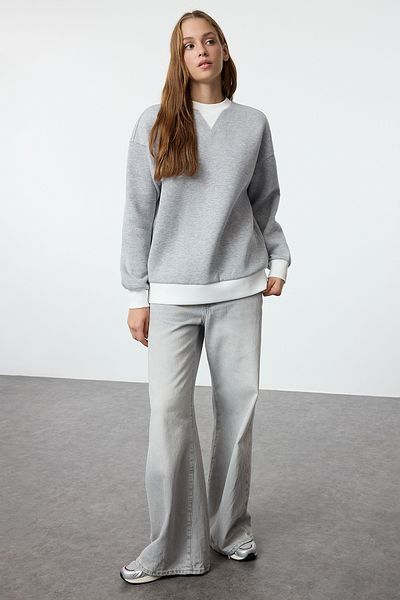 Trendyol Collection Silná pletená mikina Oversize šedá Melange Blocked - Twoaw25sw00021