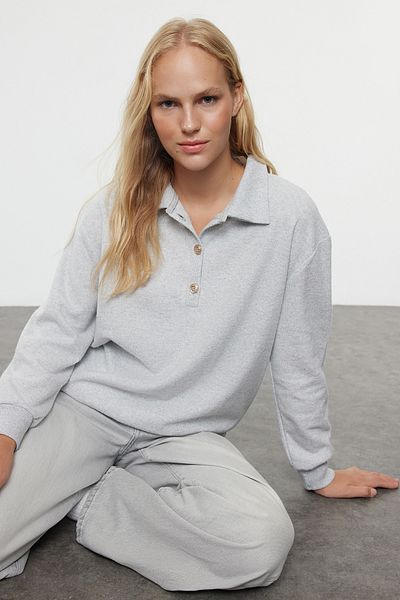 Trendyol Collection Šedá úpletová mikina Melange Regular Fit s knoflíky - TWOAW24sw00143