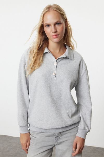 Trendyol Collection Šedá úpletová mikina Melange Regular Fit s knoflíky - TWOAW24sw00143