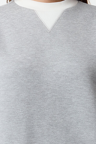 Trendyol Collection Oversize Gray Melange Blocked Thick Knitted Sweatshirt - Twoaw25sw00021