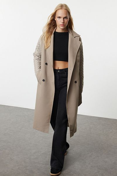 Trendyol Collection Κανονική μπεζ μακριά καμπαρντίνα - Πλεκτά μανίκια με λεπτομέρειες TWOAW25TR00009