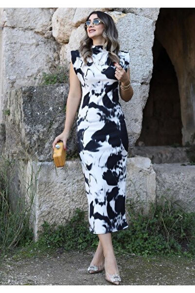 SERAH BUTİK فستان مبطن بنمط مفصل