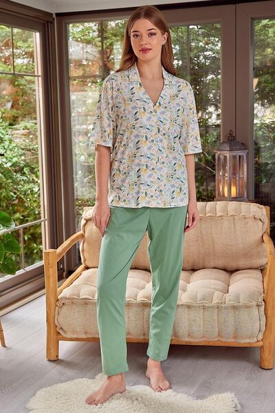 Zeyland Жіночий піжамний комплект з візерунком - на ґудзиках, з короткими рук...