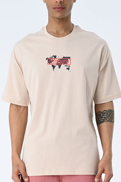 AMAZING CRASH Μπεζ μπλουζάκι Unisex με στάμπα με λαιμόκοψη Oversize