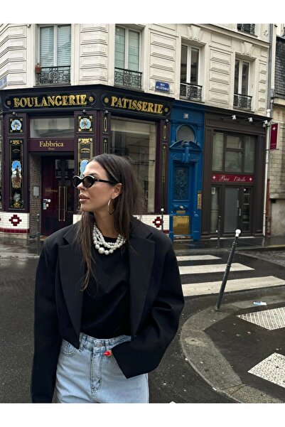 sinemkivanc co Marka model siyah astarlı crop blazer