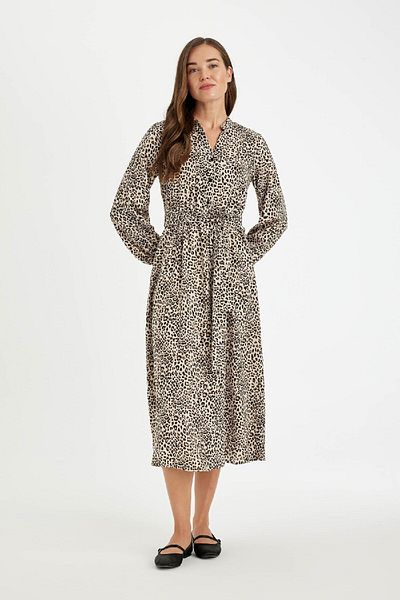 DeFacto Apaş Neckline Leopard Print Button up Long Sleeve Viscose with Belt Maxi Dress D1070Ax24Au