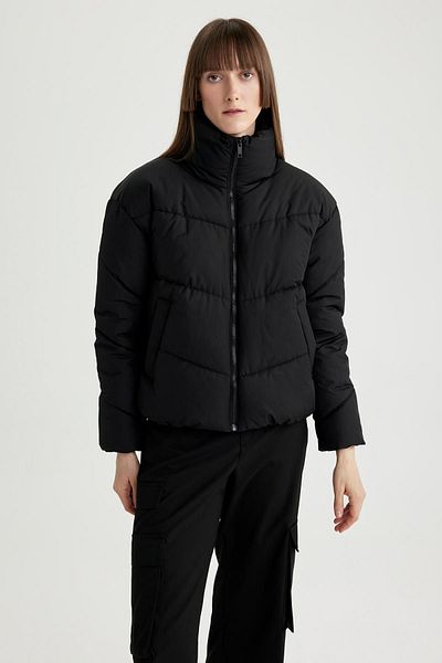 DeFacto Wasserdichte Pufferjacke mit Stehkragen und Relax Fit - A3631ax23wn