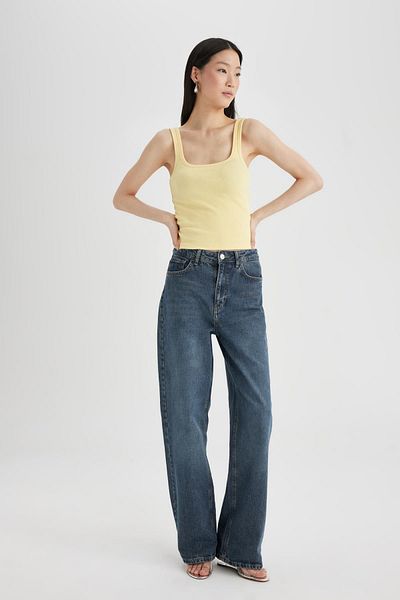 DeFacto Athlete-Camisole mit eckigem Kragen und schmaler Passform, gerippt - X9420az24sp