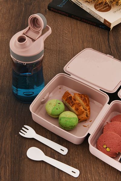 Zuu Baby Pink Water Bottle 2-piece Lunch Box - Product with Spoon