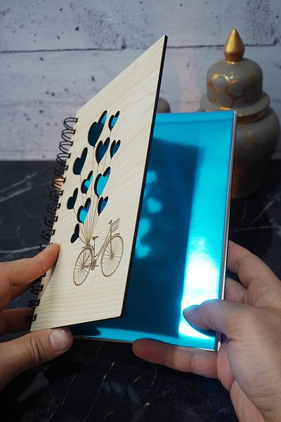 markcat Caiet cu copertă din lemn cu dungi cu baloane pentru biciclete - Agenda/Caiet școlar (A5 - 120 coli)