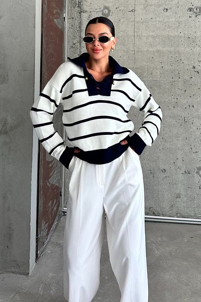 MODAGEN Ecrufarbener, gestreifter Strickpullover mit V-Ausschnitt und Bindeband für Damen