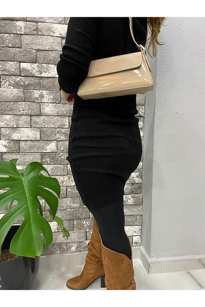 GÖNÜL Patent Leather Baguette Bag