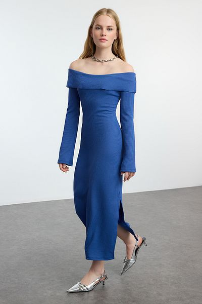 Trendyol Collection Rochie creion midi indigo cu textura flexibilă și moale - guler Carmen, pe corp TWOAW24EL00803