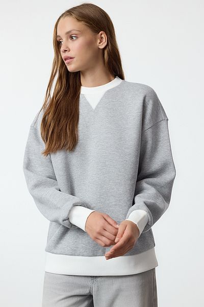 Trendyol Collection Silná pletená mikina Oversize šedá Melange Blocked - Twoaw25sw00021