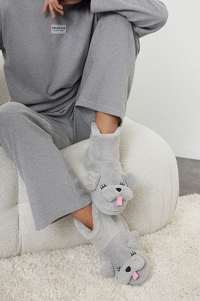 TRENDYOL SHOES Szare Trójwymiarowe Pluszowe Kapcie Damskie Buty Domowe Takaw25Er00007