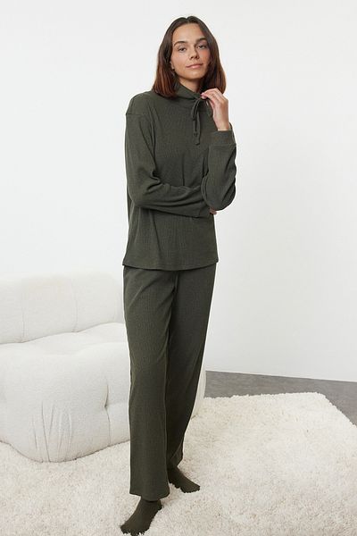 Trendyol Collection Khaki kravata Detailní stojánek límec žebrovaný pletený pyžamový set Thmaw25Pt00021