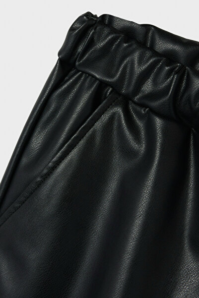 Name it Black trousers