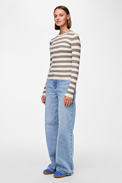 PIECES Scarce Fabric PullOver fOr WOmen - SOlid and Striped, O-Neck, Regular Shoulders