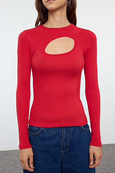 Trendyol Collection Rugalmas, zsinóros piros kötött blúz – kivágott részletek, testhezálló TWOAW25BZ00079