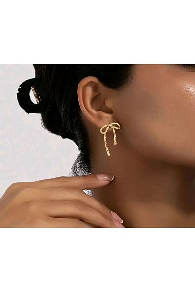 MEECY Gold Bow Earrings