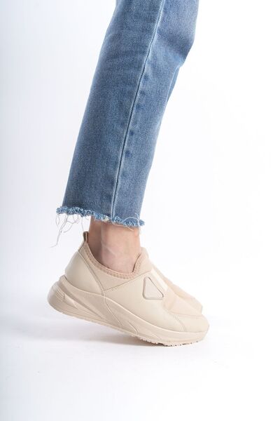 Limeo Cream High Sole Comfortable Soft Crest Detailed Women's Casual Sports Walking Shoes Sneakers