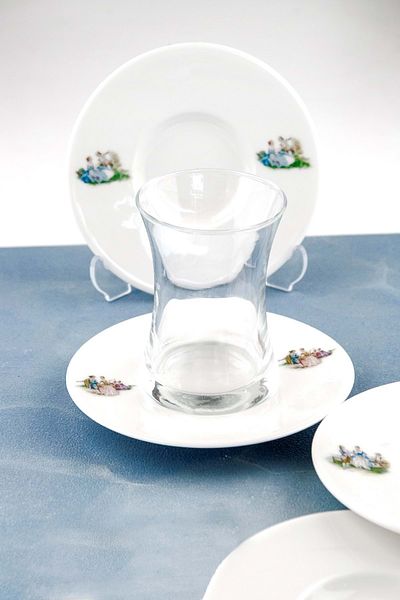 Bursa Porselen Dekor Markis 4-piece Porcelain Tea Plate Set