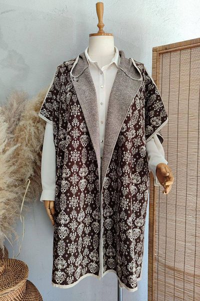 Hanezza Poncho pentru tricotaje de mărime Plus: reflectă-ți stilul cu modele etnice