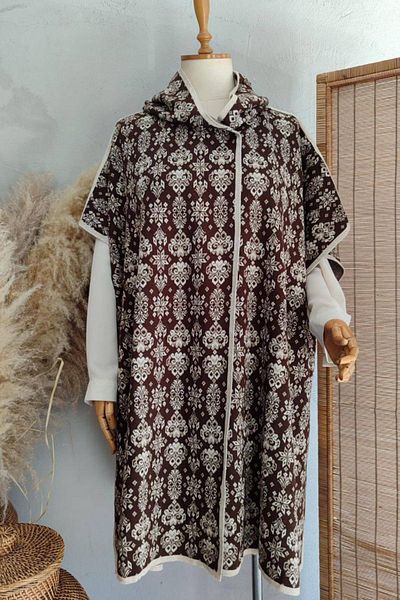 Hanezza Poncho pentru tricotaje de mărime Plus: reflectă-ți stilul cu modele etnice