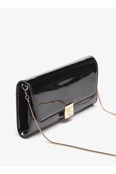 Celeste Solid Crossbody Bag with Magnetic Closure and Chain Strap