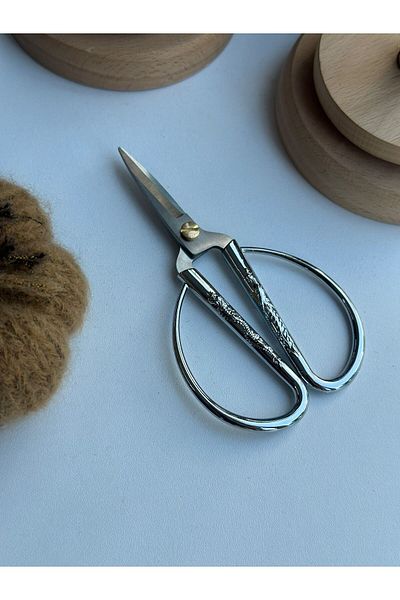 yong zhao Silver Dragon Embroidered Hobby Scissors