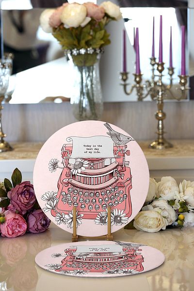 Realhomes 2-Piece Antique Typewriter Motif Digital Printed Decorative Round Charger & Placemat