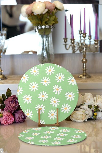 Realhomes 2-Piece Green Floor Daisy Special Designed Digital Printed Modern Round Charger & Placemat