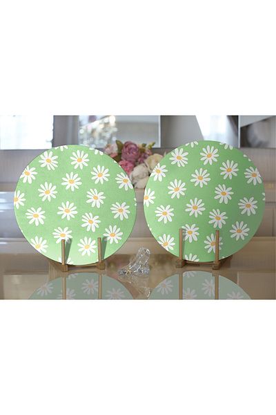 Realhomes 2-Piece Green Floor Daisy Special Designed Digital Printed Modern Round Charger & Placemat