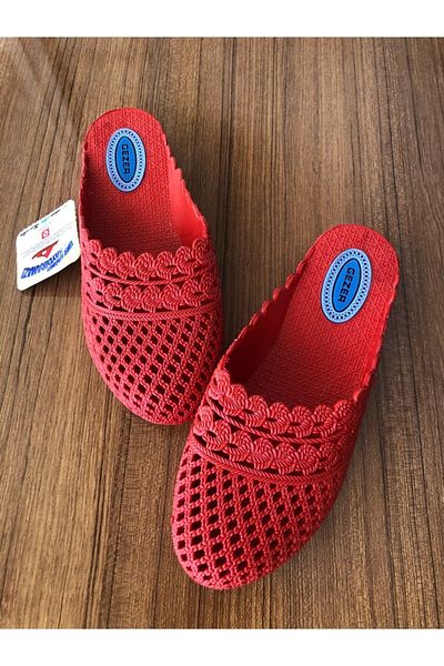 GEZER Women's Modern Closed Front Non-Slip Sole Stylish Balcony Bathroom Indoor Beach Slippers