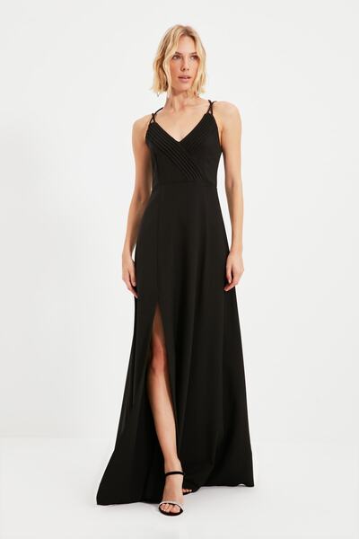 Trendyol Collection Dlouhé černé večerní šaty – střih do A, žebrovaný detail TPRSS20AE0050