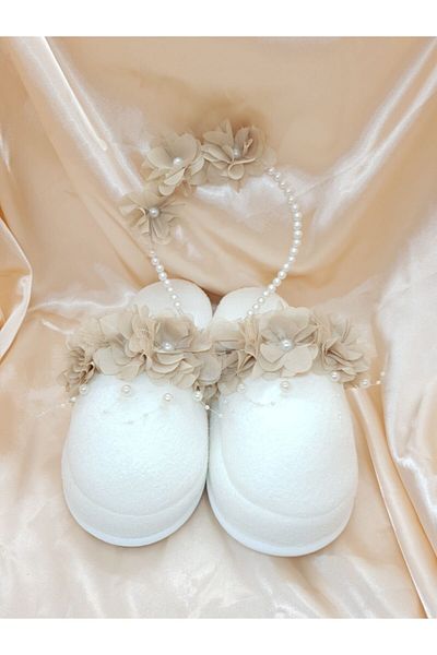 Melkady Aksesuar Melkady 233lca - Floral Maternity Slippers and Pearl Crown Set (Piece of 2)