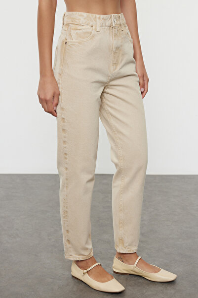 Trendyol Collection High Waist Beige Mom Jeans - TWOAW25JE00289
