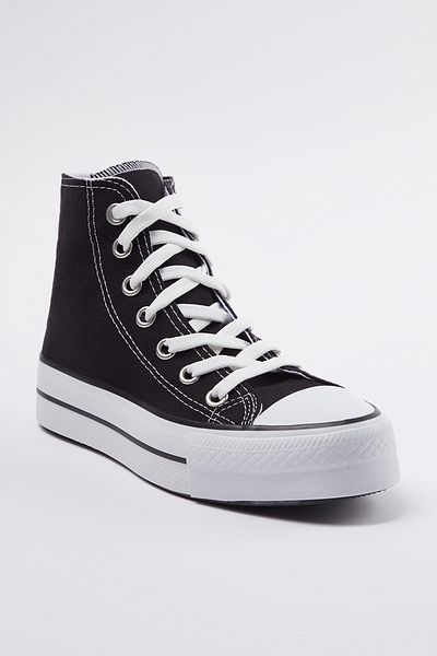 TRENDYOL SHOES Magas szárú fekete női tornacipő – fűzős TAKAW25sn00000