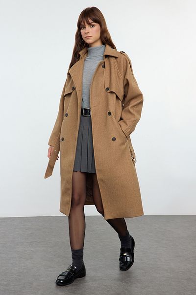 Trendyol Collection Dlouhý norkový trenčkot - s detailem větrovky a páskem Twoaw25Kb00095