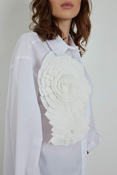 Hooopstore POPLIN SHIRT WITH FLOWER ACCESSORIES - WHITE