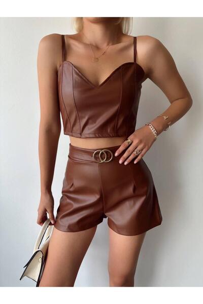 POZİGİ Toka Detaylı Suni Deri Kadın Şort