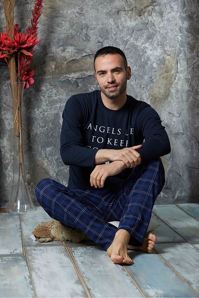 Sude HOMEWEAR Men's Long Sleeve Pajama Set - Seasonal