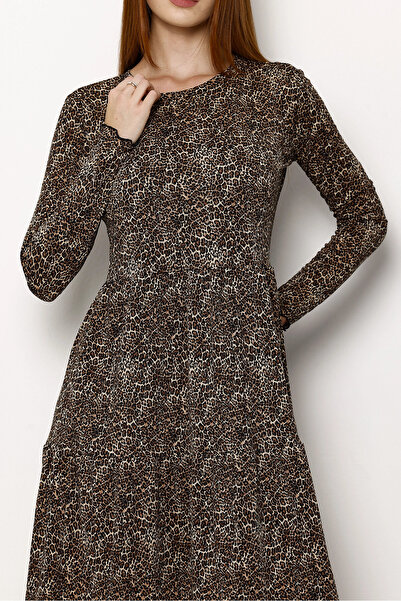Stil Diva Long Sleeve Leopard Print Midi Dress - Crew Neck